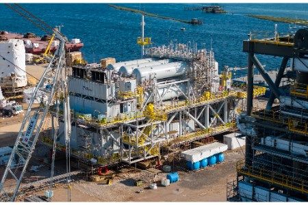 Elogen delivers 2.5 MW electrolyser to CrossWind’s energy hub